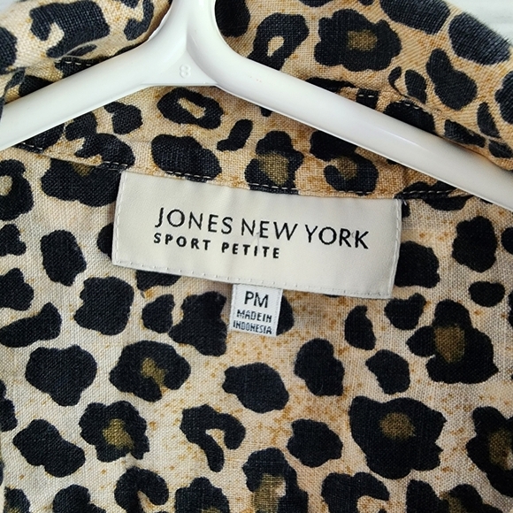 Jones New York Sport Petites Leopard Glam Print Button Down Sz PM - Picture 3 of 9